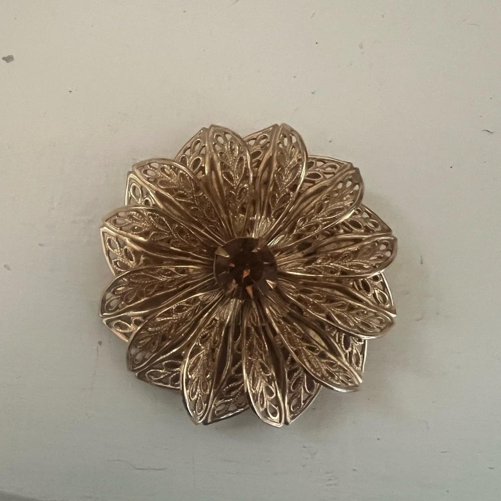 Lieba USA vintage gold plated amber brown rhinestone sunflower scarf clip